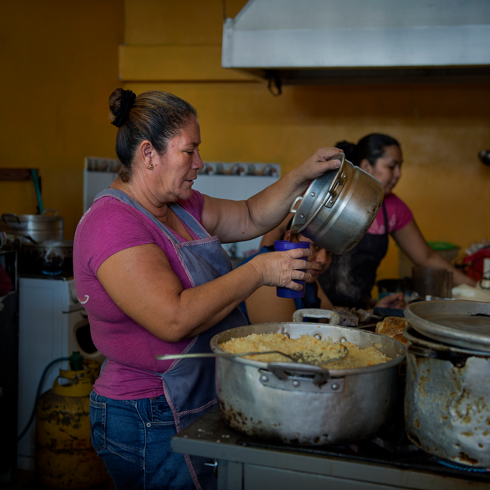 Recetas costeras en El Salvador para fortalecer la seguridad alimentaria y la pesca artesanal